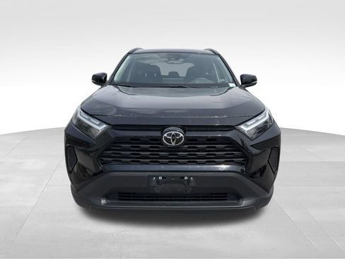 Used 2025 Toyota RAV4 XLE FWD image 2