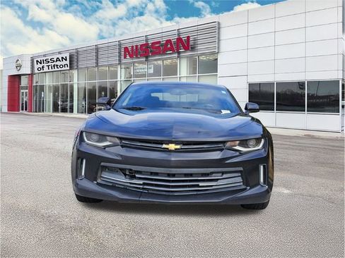 Used 2018 Chevrolet Camaro LT w/ RS Package image 2