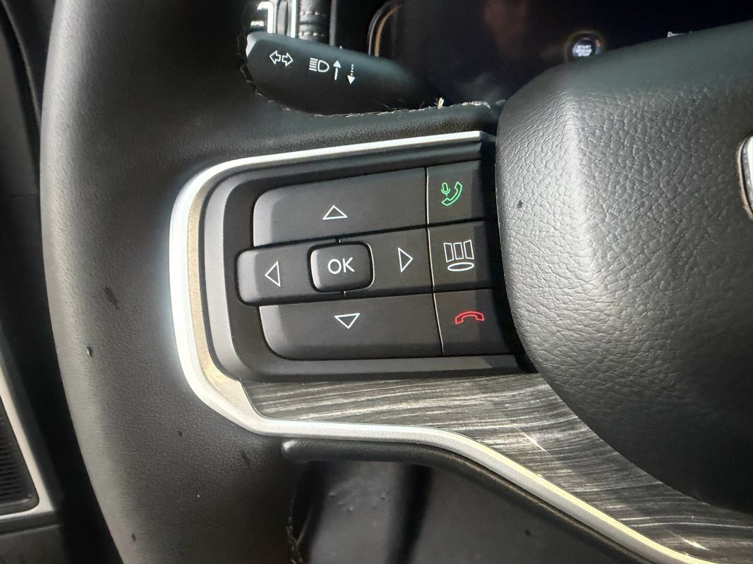 Used 2022 Jeep Wagoneer Series II AWD/4WD image 35