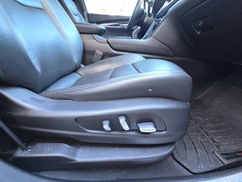 Used 2021 Cadillac XT5 Premium Luxury image 17