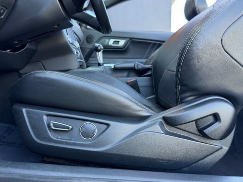 Used 2019 Ford Mustang Premium RWD image 33