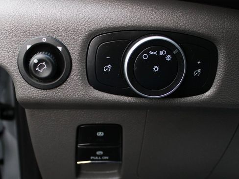 Used 2021 Ford Transit 250 Medium Roof image 18