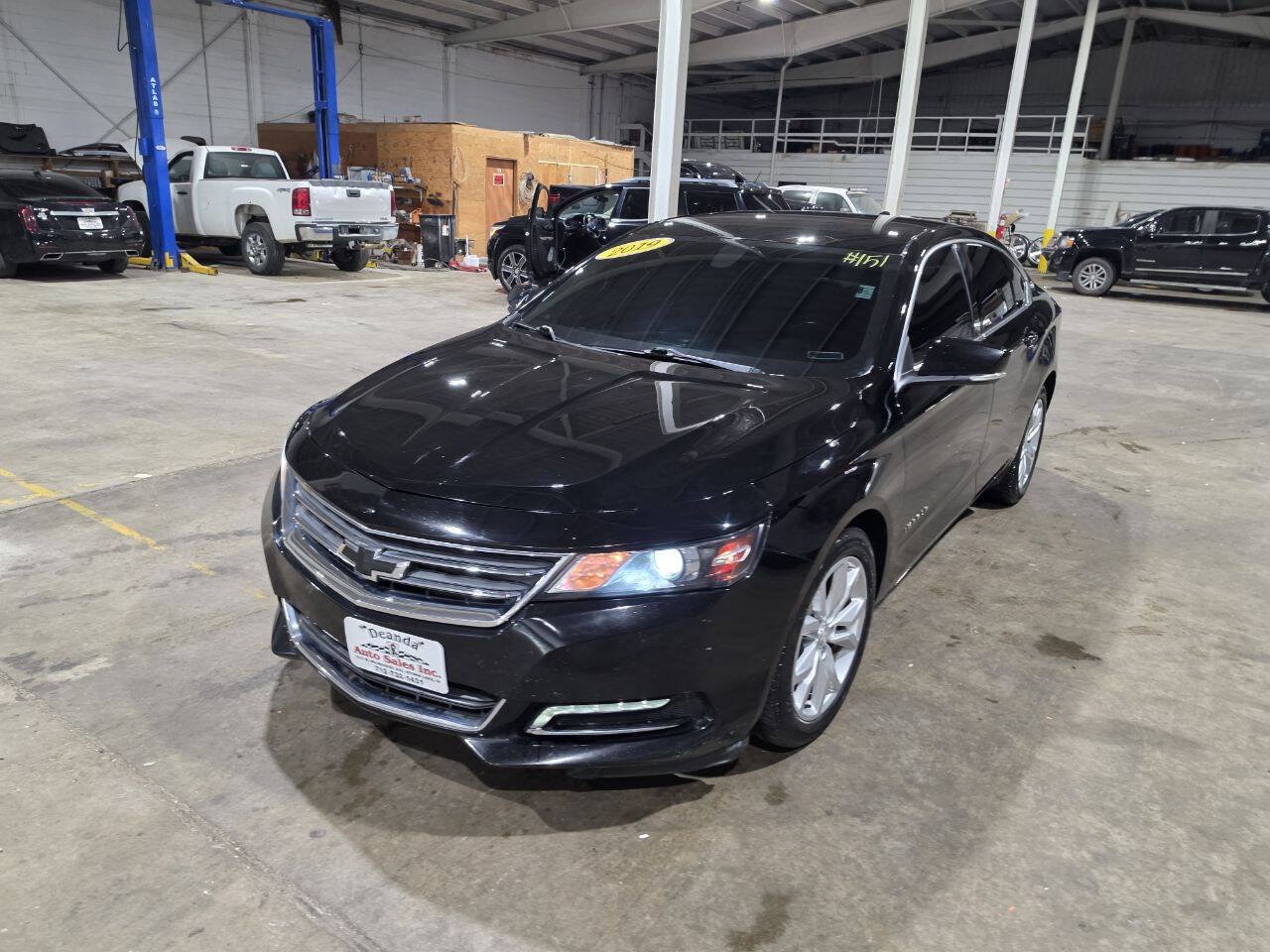 Used 2019 Chevrolet Impala LT FWD image 3