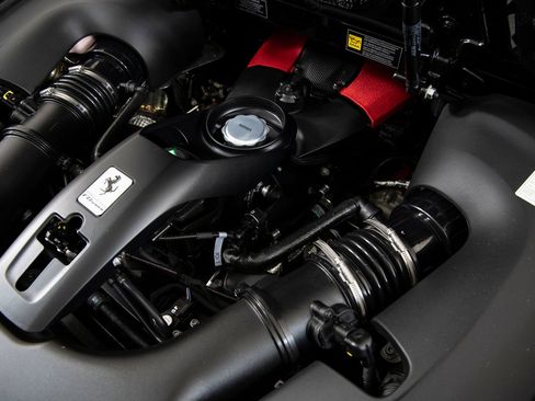 Certified 2022 Ferrari F8 Tributo RWD image 37