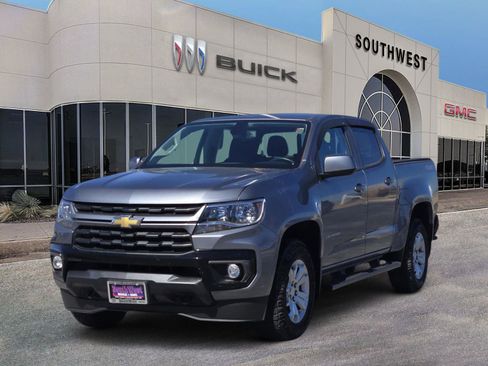 Used 2021 Chevrolet Colorado LT w/ LT Convenience Package image 2
