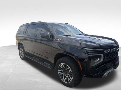 Used 2025 Chevrolet Tahoe Z71 w/ Comfort Package AWD/4WD image 17