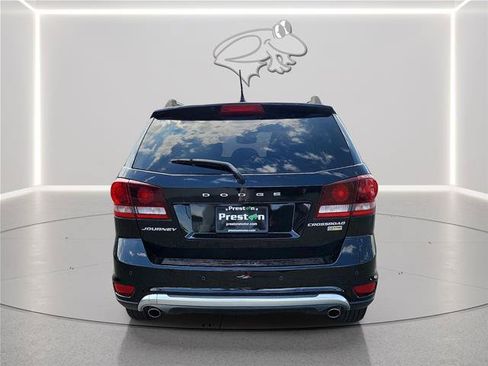Used 2017 Dodge Journey Crossroad FWD image 4