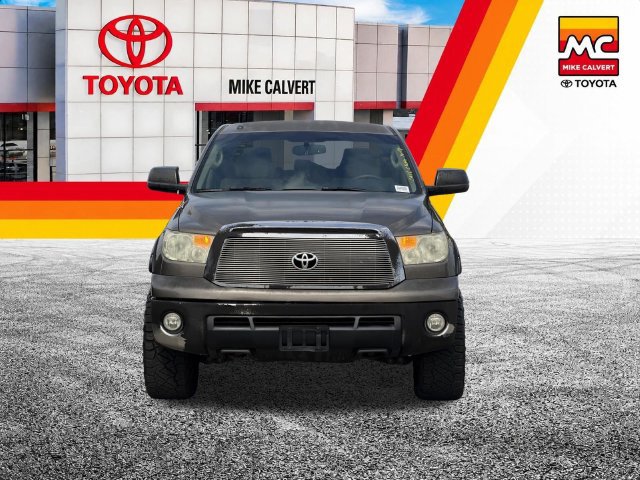 Used 2012 Toyota Tundra 4x4 CrewMax w/ SR5 Pkg image 2