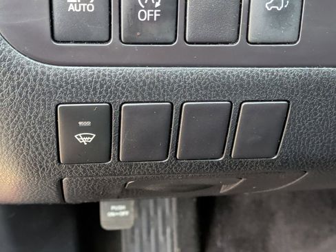 Used 2018 Toyota Highlander SE image 16