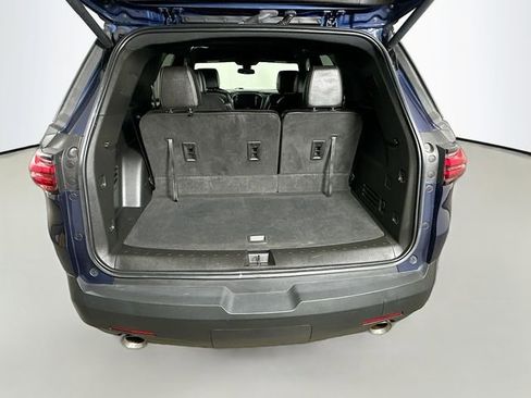 Used 2023 Chevrolet Traverse LT AWD/4WD image 32