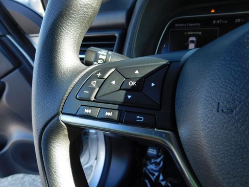 Used 2022 Nissan Leaf S FWD image 25