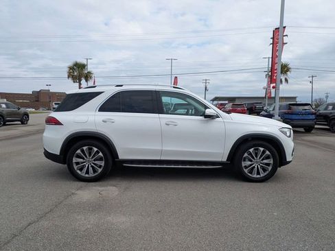 Used 2022 Mercedes-Benz GLE 350 4MATIC w/ Premium Package image 4