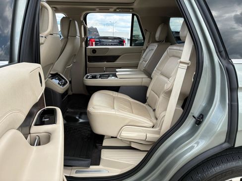 Used 2019 Lincoln Navigator Reserve w/ Cargo Package AWD/4WD image 31