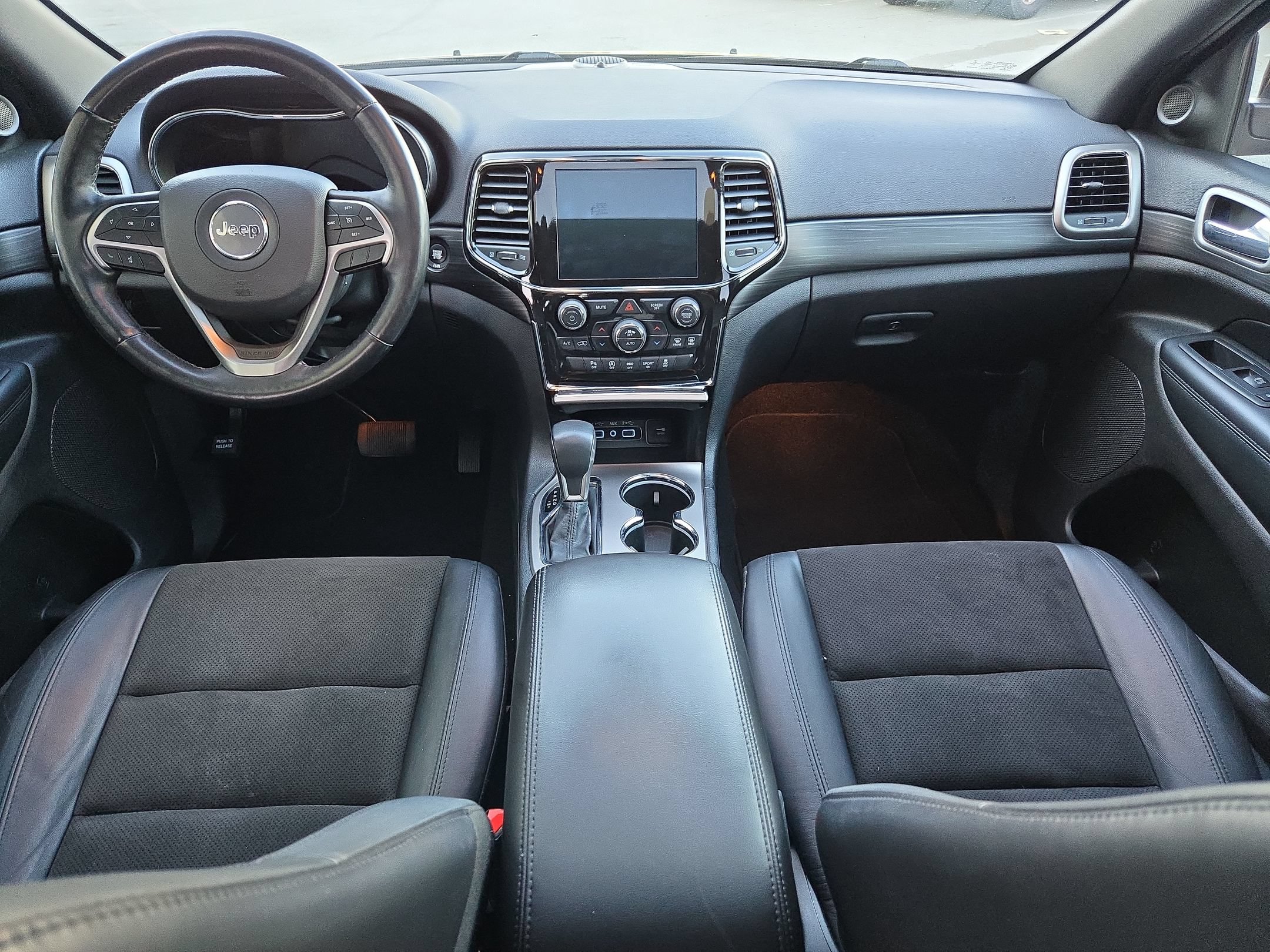 Used 2021 Jeep Grand Cherokee Laredo X RWD image 10