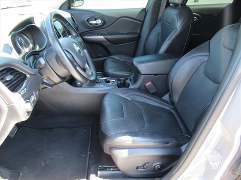 Used 2020 Jeep Cherokee Limited AWD/4WD image 16