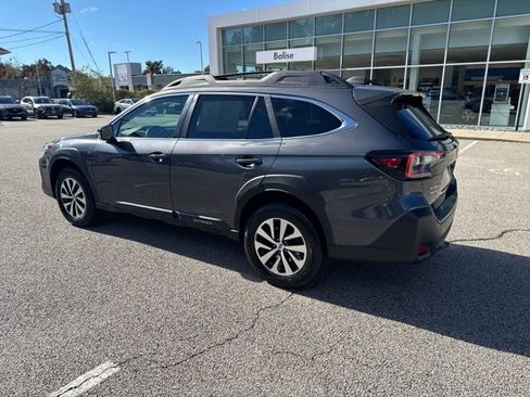 Used 2023 Subaru Outback Premium image 5