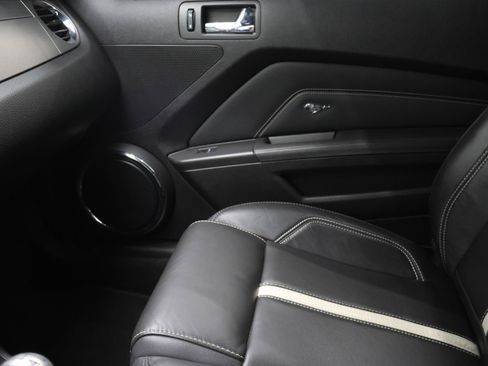 Used 2013 Ford Mustang GT Premium w/ Security Pkg RWD image 11