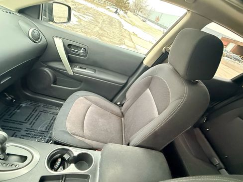 Used 2011 Nissan Rogue SV w/ Premium Pkg image 16