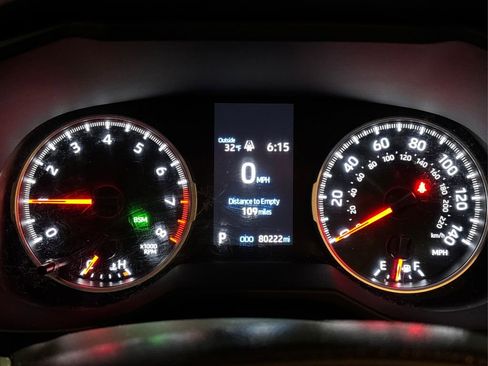 Used 2021 Toyota RAV4 LE image 21