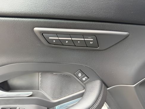 Used 2020 Jaguar E-PACE SE AWD/4WD image 13