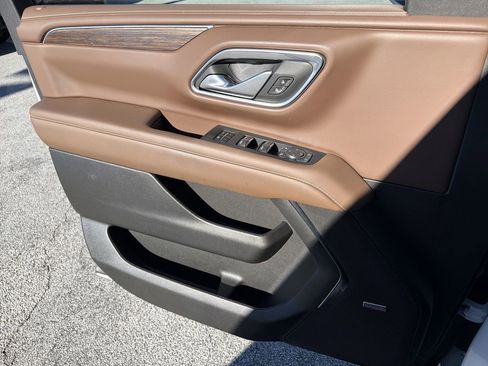 Used 2024 Chevrolet Tahoe High Country w/ Premium Package image 14