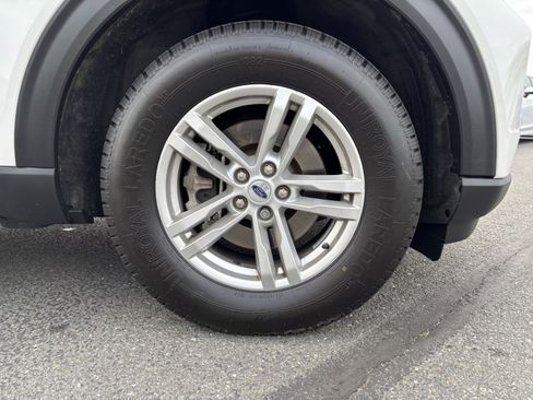 Used 2022 Ford Explorer XLT AWD/4WD image 9