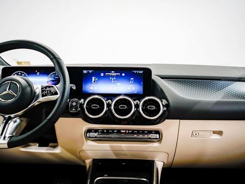 Used 2026 Mercedes-Benz GLA 250 image 12