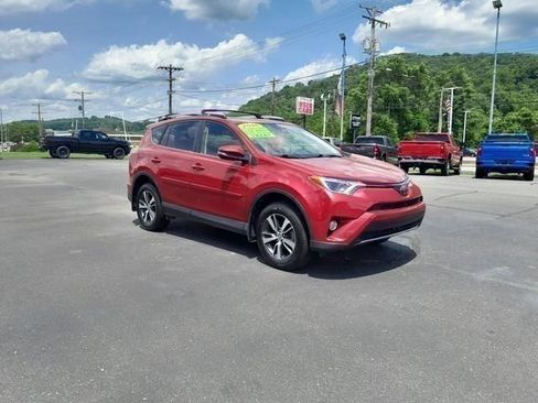 Used 2016 Toyota RAV4 XLE w/ Convenience Package AWD/4WD image 2