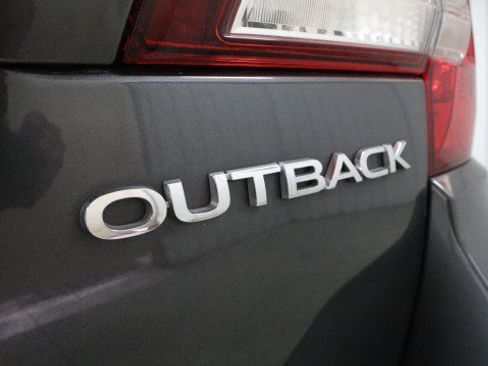 Used 2018 Subaru Outback 2.5i Limited AWD/4WD image 24
