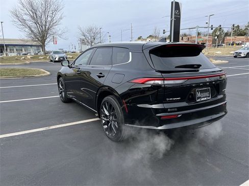 Used 2025 Toyota Crown Signia image 5