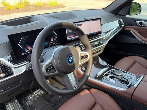 Used 2026 BMW X5 xDrive50e w/ M Sport Package AWD/4WD image 11