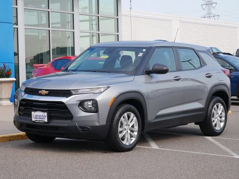 Used 2023 Chevrolet TrailBlazer LS FWD image 2