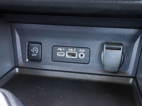 Used 2025 Nissan Sentra SV FWD image 20