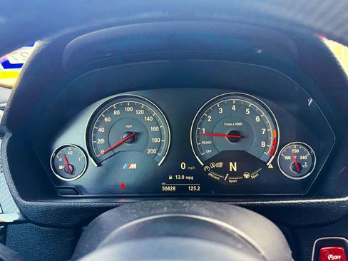 Used 2018 BMW M4 Coupe RWD image 24