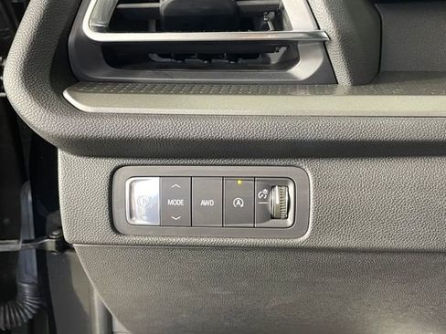 Certified 2025 Chevrolet Traverse LT w/ Sun and Wheel Package image 13