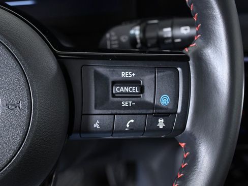 Certified 2025 Nissan Kicks SR image 17