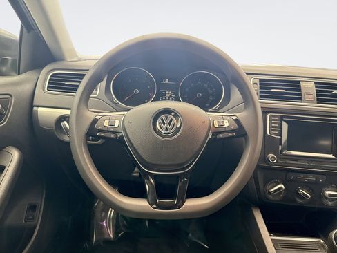 Used 2017 Volkswagen Jetta S image 12