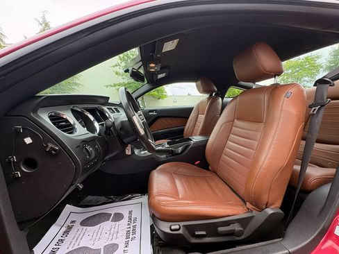 Used 2010 Ford Mustang Coupe RWD image 10