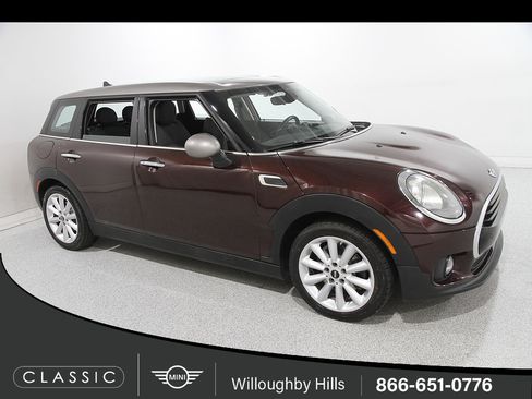 Used 2016 MINI Cooper Clubman FWD image 1