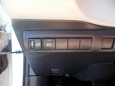 Used 2021 Toyota Corolla LE w/ Carpet Mat Package (TMS) image 17