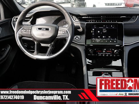 New 2025 Jeep Grand Cherokee L Altitude image 18