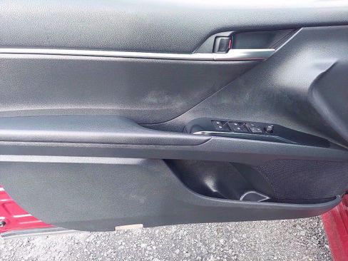 Certified 2019 Toyota Camry LE image 13