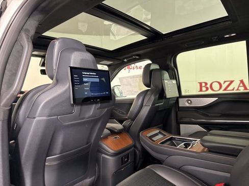 New 2025 Lincoln Navigator L Black Label image 18