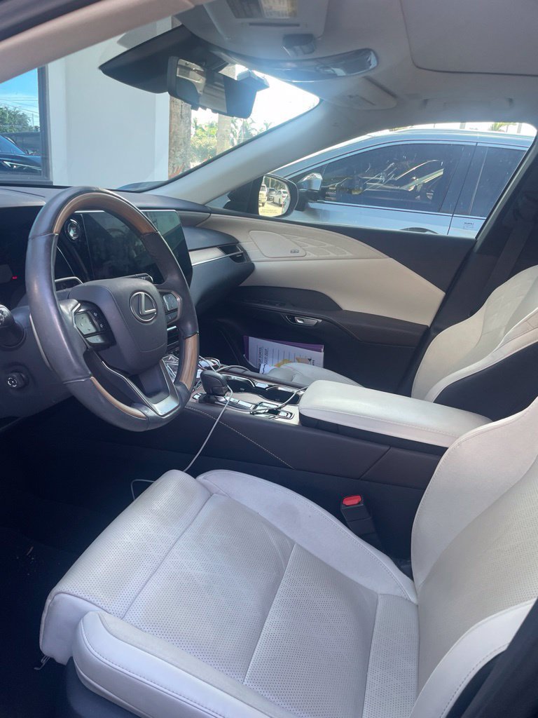Used 2023 Lexus RX 350 FWD w/ Cold Area Package image 4