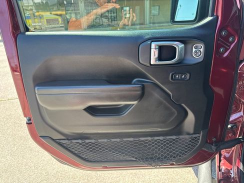 Used 2021 Jeep Gladiator Sport AWD/4WD image 13