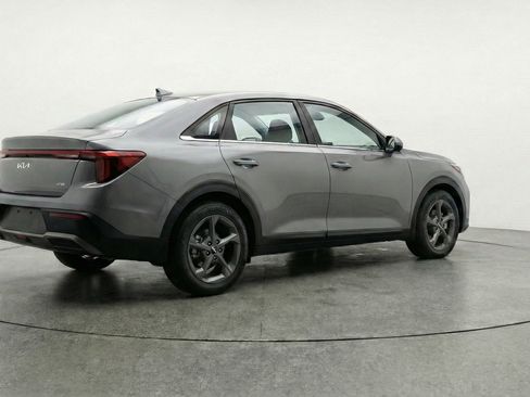 Used 2025 Kia K4 LXS image 9