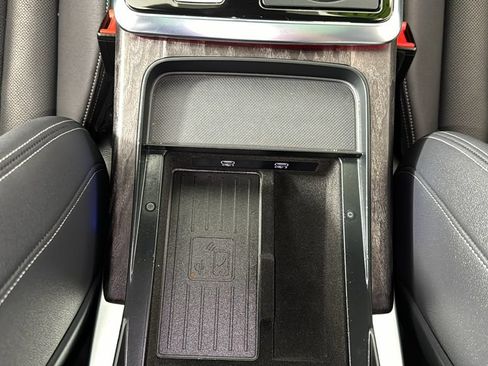 Used 2023 Audi Q8 Prestige AWD/4WD image 24