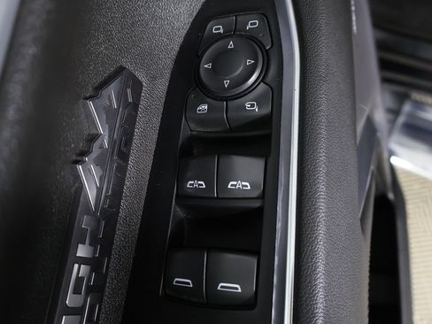 Used 2022 Chevrolet Silverado 1500 High Country w/ High Country Premium Package AWD/4WD image 38