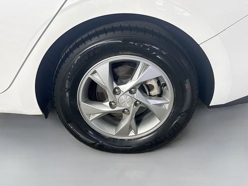 Used 2022 Hyundai Elantra SE FWD image 36