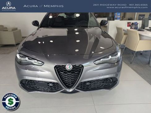Used 2025 Alfa Romeo Giulia AWD w/ Driving Assist Package image 10